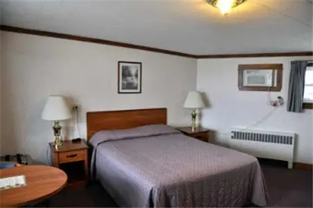 Lincoln House Motel - Lincoln, Maine 4