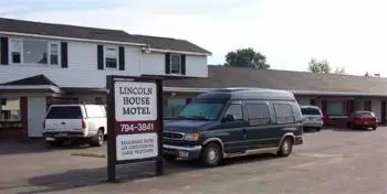 Lincoln House Motel - Lincoln, Maine 7